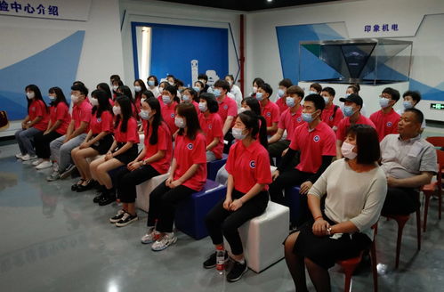 公寓管理中心組織宿管老師及部分住宿生到天津市機(jī)電工藝技師學(xué)院安全體驗(yàn)中心參觀(guān)學(xué)習(xí)